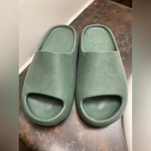 Slides (UA)